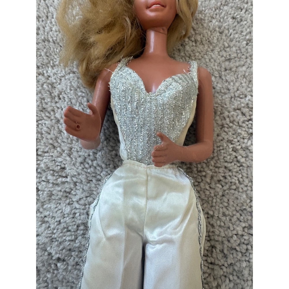 Vintage Barbie Glamorous Silver Jumpsuit Blonde 1976 Mattel 18"‎ Original Outfit - Picture 3 of 15